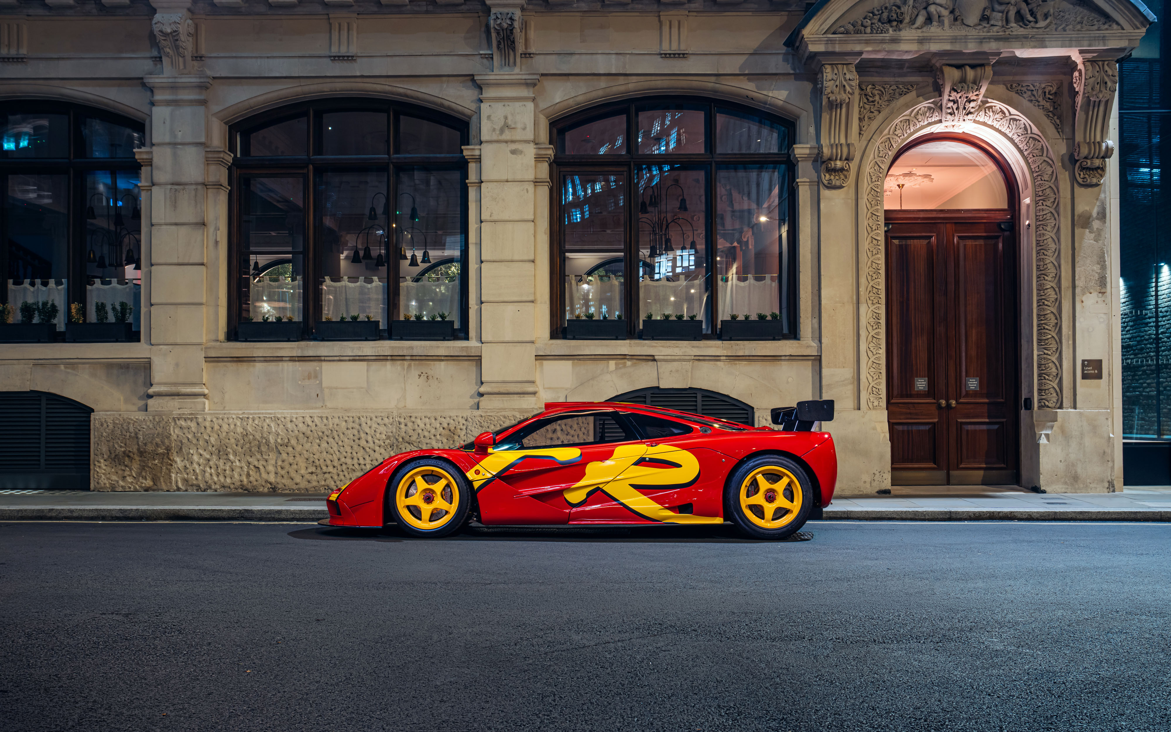 SMALL_1996-McLaren-F1-GTR_1464771